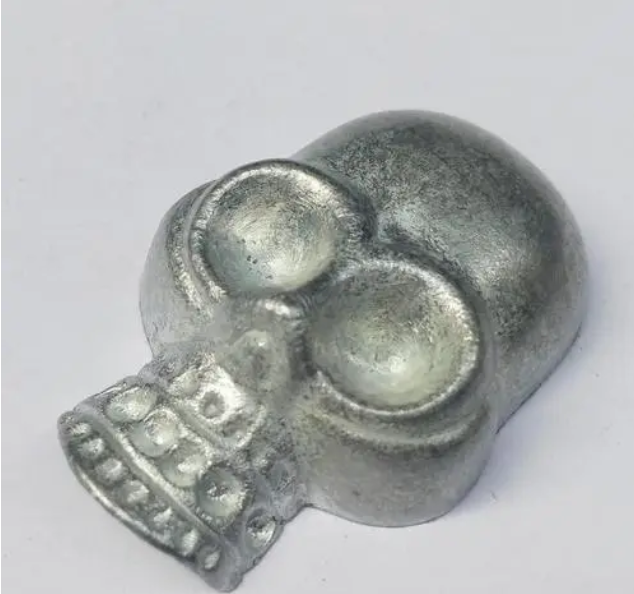 How to solve the stain on the surface of zinc alloy die casting processing?